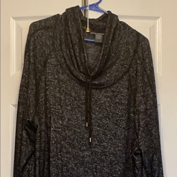 Sweatshirt - Picture 3 of 4